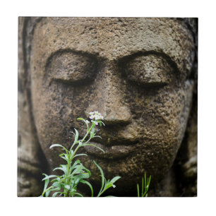 Azulejo Estatua de jardín de piedra con flores