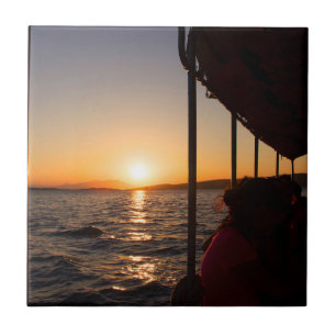 Azulejo Estilo de vida egeo en barco al atardecer en veran