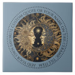 Azulejo Estrellas de luna de sol celestial Medianoche Ciel<br><div class="desc">Un elegante mosaico de estrellas de luna de sol antiguo que se puede personalizar con tu propia cita favorita o tu nombre. Se pueden utilizar para la decoración casera,  como gallos o como azulejos decorativos. Fondo azul. Puedes añadir tu cita favorita o tu nombre.</div>