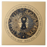 Azulejo Estrellas de luna de sol celestial Medianoche Ciel<br><div class="desc">Un elegante mosaico de estrellas de luna de sol antiguo que se puede personalizar con tu propia cita favorita o tu nombre. Se pueden utilizar para la decoración casera,  como gallos o como azulejos decorativos. Fondo de color arena. Puedes añadir tu cita favorita o tu nombre.</div>
