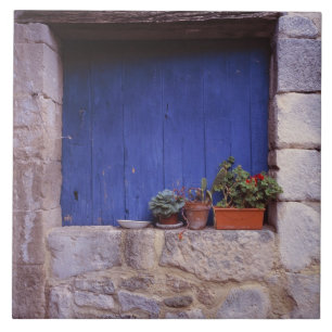 Azulejo Europa, Francia, Cereste. Una puerta azul añade co
