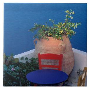 Azulejo Europa, Grecia, Santorini. Terraza con vista al ma