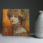 Azulejo Fase dorada Gustav Klimt Mosaic Edwardian Woman C<br><div class="desc">Esta hermosa cerámica cuenta con una obra de arte inspirada en la "fase dorada" de Gustav Klimt, que representa a una mujer de la era eduardiana. Durante este periodo, Klimt estaba fascinado con los mosaicos bizantinos y desarrolló su técnica de mosaicos usando hojas de oro y colores vibrantes. Esta obra...</div>