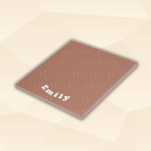 Azulejo Flecha blanca monograma sobre fondo de mousse moch