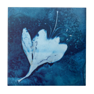 Azulejo Flor azul soñador y blanco cianotipo floral
