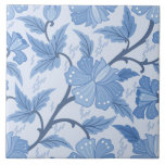 Azulejo Floral de perwinkle azul de cabaña francesa<br><div class="desc">Con un romántico diseño floral de color azul periwinkle,  estas baldosas recuerdan a las casas de campo francesas y a los espacios acogedores. Una adición única a los retoños de cocina o baño.</div>