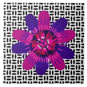 Azulejo Florecer en rosa y púrpura sobre negro y blanco