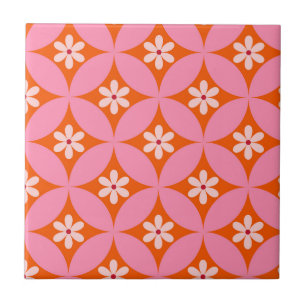 Azulejo Flores blancas sobre patrón de círculos rosados de
