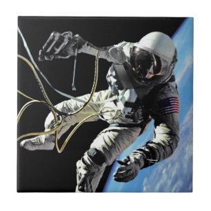 Azulejo Foto de la primera caminata espacial de un astrona