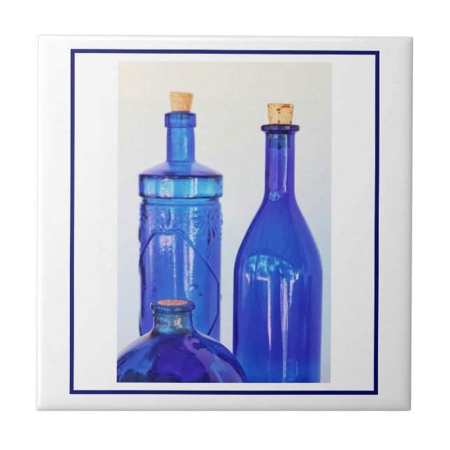 Azulejo Frascos de vidrio azul coronados (Frente)