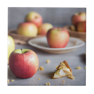 Azulejo Fresh red apples on the table, apple pie crumbs