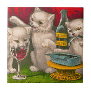 Azulejo Gatitos bebiendo y comiendo pescado sardina
