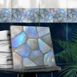 Azulejo Gema de piedra lunar y plata- Células mosaicas Res<br><div class="desc">Este magnífico azulejo es parte de mi colección Moonstone Magic, con impresionantes texturas brillantes de piedra lunar. Utilícelo para crear un aspecto impresionante en el cuarto de baño o en la ducha, como por ejemplo mosaicos acentuados de azulejos detrás de la mesa o bañera, o utilícelos para artesanías, mesa de...</div>