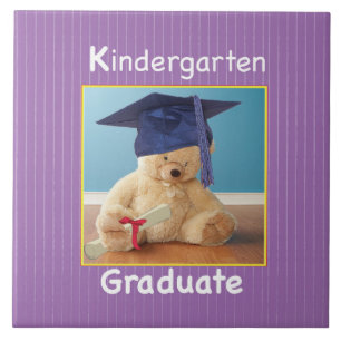 Azulejo Graduación de jardín de infancia Teddy Bear sobre 