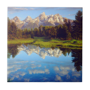 Azulejo Grand Tetons reflejados en el río Snake