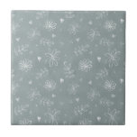 Azulejo Granja Floral Azul Sencilla Tile Cerámico<br><div class="desc">Sencillo fondo azul campestre con flores blancas dibujadas a mano y hojas le dan a esta cerámica un estilo de casa de campo. 100% de satisfacción del cliente con "Zazzle" todos los días.</div>