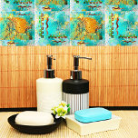 Azulejo Guerrero maya Turquesa y cielo helado<br><div class="desc">Este amplio y luminoso diseño celebra la cultura maya de la península de Yucatán. Muestra una escultura guerrera maya, mirando el horizonte. Su exquisito canapé turquesa y dorado evoca al Caribe indígena mexicano. El arte étnico mexicano en su mejor momento. Todo el diseño está cubierto por un velo, con delicados...</div>