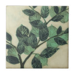 Azulejo Hojas y ramas en el fondo crema<br><div class="desc">Hojas y ramas verdes vibrantes descansan sobre un fondo crema en esta impresión de Jennifer Goldberger. A medida que la temporada cambia los colores de estas hojas se mantienen iguales,  aportando un poco de consistencia a tu vida.</div>