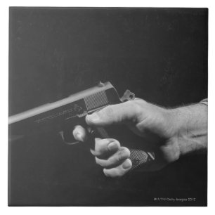 Azulejo Hombre que sostiene el arma