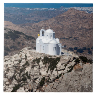 Azulejo Iglesia solitaria en las montañas griegas
