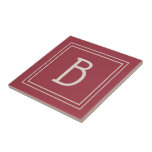 Azulejo Inicial de la familia de monograma moderno regalo<br><div class="desc">El diseño presenta un monograma personalizado moderno y elegante en doble marco en crema agregado a un fondo rojo carmesí simple y chic decorativo. ¡Gran idea de regalo! Perfecto para inauguración de casa. Utilice nuestra plantilla simple para completar su diseño. Contácteme a beachpausedesigns@gmail.com si tiene solicitudes de color personalizado o...</div>
