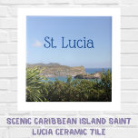 Azulejo Isla del Caribe escénico Santa Lucía<br><div class="desc">Fotografía escénica de Christine, alias stine1, de la isla caribeña de Santa Lucía con vegetación exótica y un pintoresco pueblo junto al mar Caribe. Sobre todo, el cielo azul del verano. Perfecto crucero caribeño de vacaciones recuerdo de viaje o keepsake. isla caribeña, santa lucía, san lucía, mar caribeño, pueblo pintoresco,...</div>