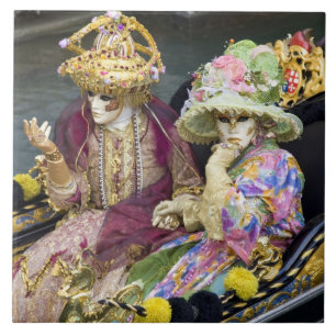 Azulejo Italia, Venecia. Pareja vestida con disfraces para