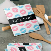 Labios rosados, labios azules, besos, tu nombre, p