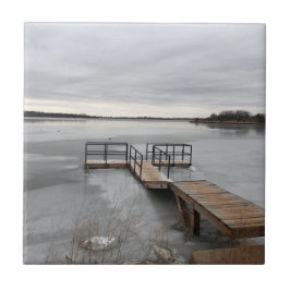 Azulejo Lago congelado con muelle