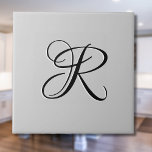 Azulejo Letra blanca 3D caligrafía carta inicial | Gris Pa<br><div class="desc">Letra blanca 3D caligrafía carta inicial | Gris Pastel. Puede elegir añadir su inicial o la inicial de un ser querido. Ya sea un regalo sincero para alguien querido o un regalo personal, la elección es tuya. También puede eliminar la personalización y disfrutar del diseño elegante y mínimo de un...</div>