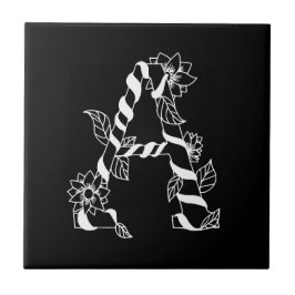 Azulejo Letra negra y blanca "A" con flores de remolque