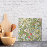 Azulejo Lirio dorado Wildflowers William Morris<br><div class="desc">Baldosa cerámica decorativa con el patrón floral originalmente diseñado por el artista británico William Morris del periodo de las artes y artesanías. Lirios dorados con flores silvestres rojas y azules.</div>