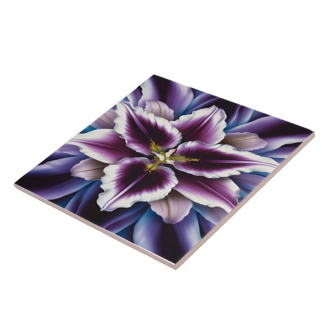 Azulejo Lirio violento púrpura sobre fondo oscuro (Lado)