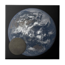 Luna moviéndose frente a la imagen de DSCOVR de la