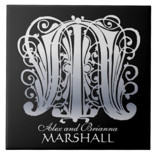 Azulejo M Monograma "Silver Lace on Black" con el nombre T