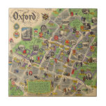 Azulejo Mapa de Oxford, Inglaterra (ferrocarriles<br><div class="desc">" Oxford. Reilways británico. J.P. Sayer". Mapa ilustrado del poster de la ciudad de Oxford, a partir de 1949 por J.P. Sayer. El mapa fue publicado por los ferrocarriles británicos para promover viaje del carril. Las características major las señales, junto con figuras en los trajes de período, ilustrando la historia...</div>