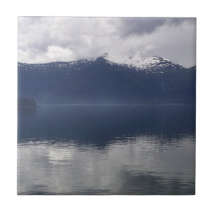 Azulejo Mar de Alaska brumoso en tonos azules