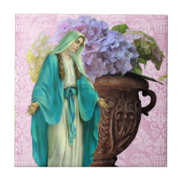Azulejo María con flores en fondo rosado