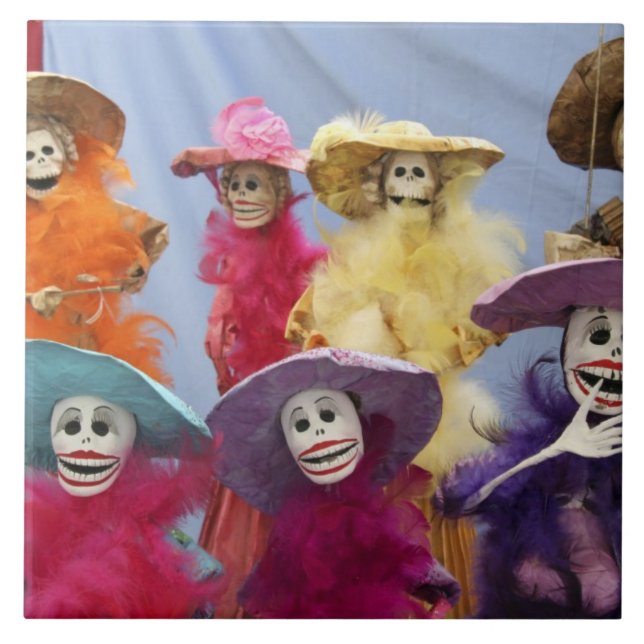 Azulejo México. Catrinas esqueléticas, figuras celebrando (Frente)