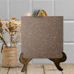 Azulejo Mocha Brown Cristal Crujiente Simple Neutral Moder<br><div class="desc">Esta baldosa de cerámica de apariencia acristalada tiene una falsa crepitación sobre un fondo marrón de mocha. Parece una pieza artesanal hecha a mano con un aspecto decorativo pero simple y neutro. Perfecto como acento propio o combinado con otros motivos de mosaico en una instalación de contraportada. Arte y diseño...</div>