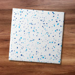 Azulejo Moderno Patrón de Terrazzo Azul Tile de cerámica<br><div class="desc">Esta baldosa de cerámica presenta un patrón falso de terrazo con pequeñas moquetas en tonos azules sobre un fondo blanco. Personalizar con tus propios colores haciendo clic en Editar diseño.</div>