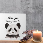 Azulejo Moderno Te Amo Mucho Panda Blanco Y Negro<br><div class="desc">Nuestra colección incluye una variedad de productos que hacen regalos sinceros y reflexivos. Desde acogedoras almohadas de tiro hasta elegantes bolsitas de tote, puedes extender el amor con estos deliciosos pandas a donde vayas. El diseño minimalista le aporta un toque de sofisticación a sus accesorios y transmite un mensaje dulce....</div>