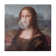 Mona Lisa soplando chicle de burbuja gris