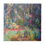 Azulejo Monet Water Lily Pond<br><div class="desc">Mosaico con la pintura al óleo de Claude Monet,  Esquina del estanque de Lily del Agua (1918). Bellas nenúfares a la deriva en un estanque dentro de un paisaje natural sereno. Un gran regalo para los aficionados al impresionismo y al arte francés.</div>