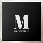 Azulejo Monograma Nombre inicial simple Blanco y negro<br><div class="desc">Moderna tipografía minimalista monograma diseño inicial de nombre que se puede cambiar para personalizar.</div>