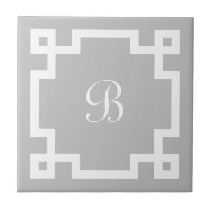 Azulejo Monograma Preppy Blanco con Borde de Llave Griega 