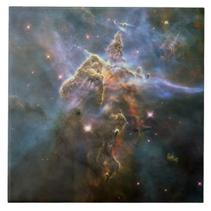 Azulejo Montaña mística en el espacio hubble de la nebulos
