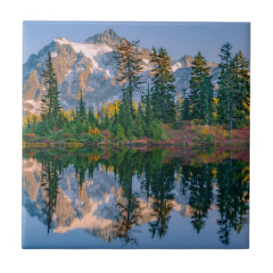 Azulejo Monte Shuksan reflejado en el lago Reflection