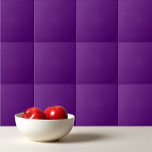 Azulejo Morado de uva sólida<br><div class="desc">Diseño púrpura de uva de color sólido.</div>