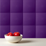 Azulejo Morado violeta oscuro sólido<br><div class="desc">Diseño violeta violeta de color sólido oscuro.</div>